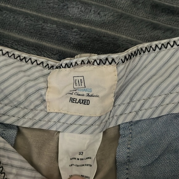 Men’s Sz 32 Gap Khakis Relaxed Fit Khaki shorts - Picture 2 of 5